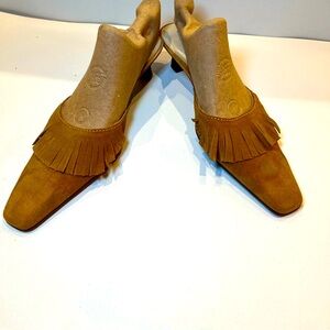Hokus Pokus Suede Moccasin-style Fringed Kitten Heeled Mule -Size 8, Tawny Brown